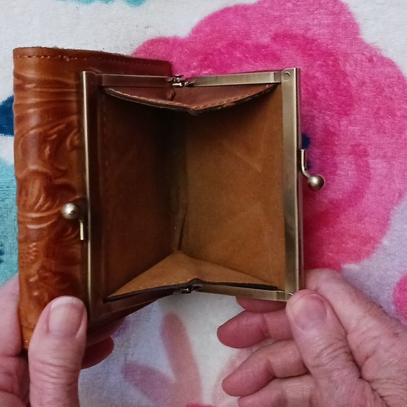 COPY - Patricia Nash tooled wallet - Picture 3 of 8